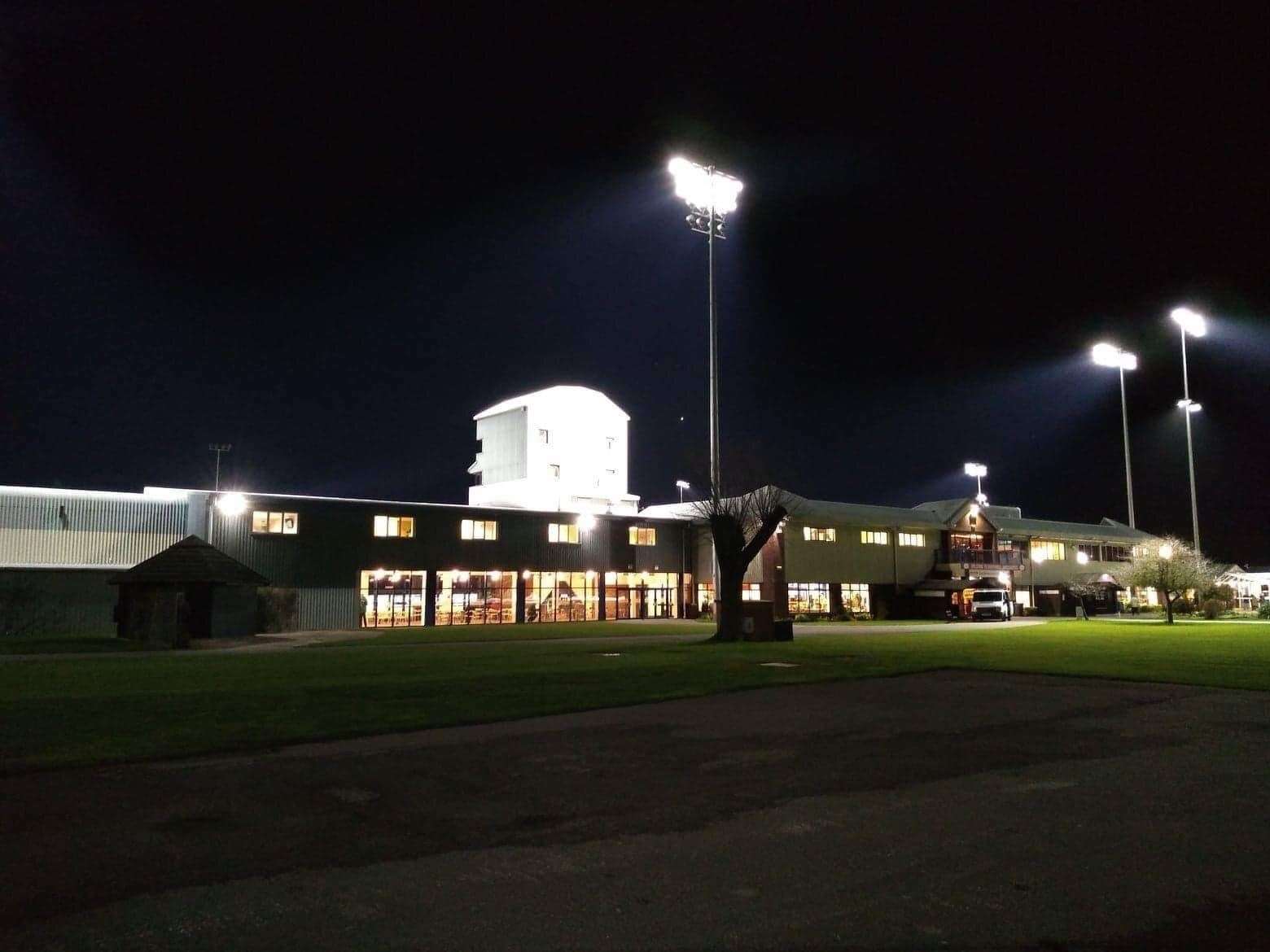 Southwell Racecourse holds first meet under floodlights